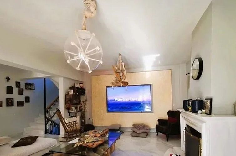 Vrijstaande woning in Vari