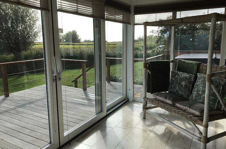 Vakantiehuis mit Außen-Sauna und Außen-Whirlpool