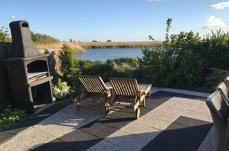 Vakantiehuis Modernes Ferienhaus mit Sauna und Whirlpool