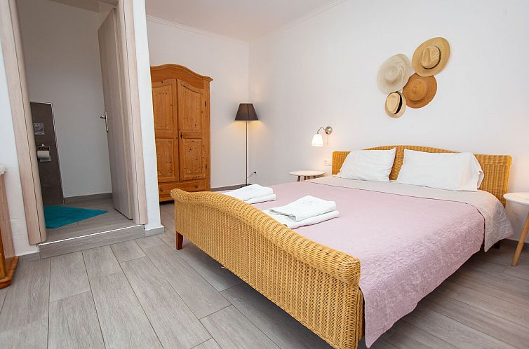 Appartement mit Terrasse