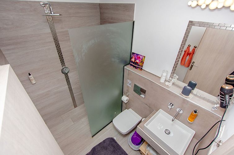 Appartement mit Balkon