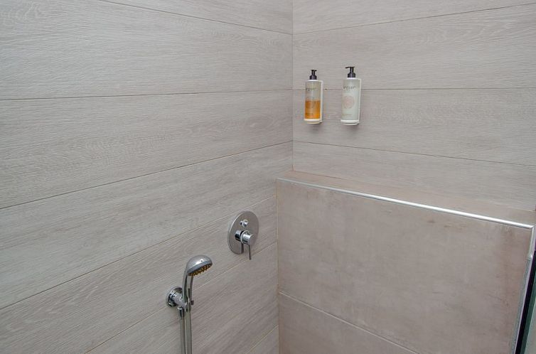 Appartement mit Balkon