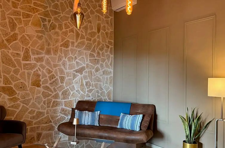 La Strade 2 Room Apt. Adults Only