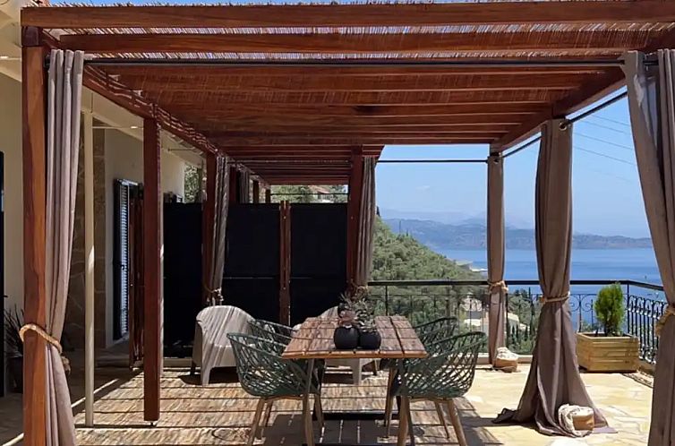 La Strade 2 Room Apt. Adults Only