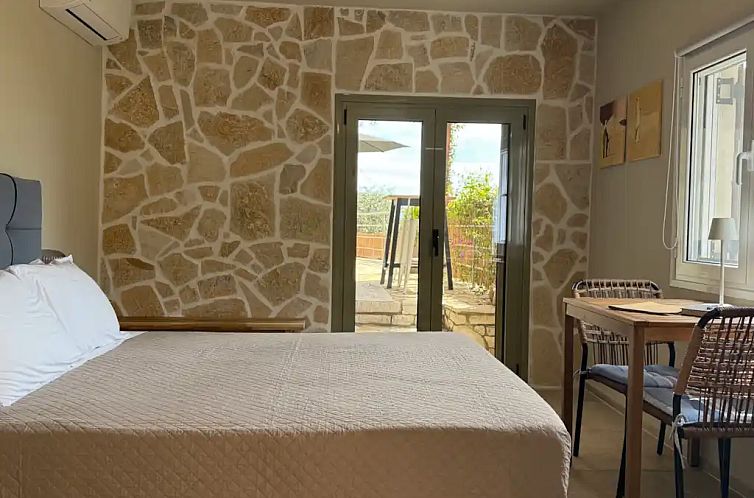 La Strade Studio Adults Only