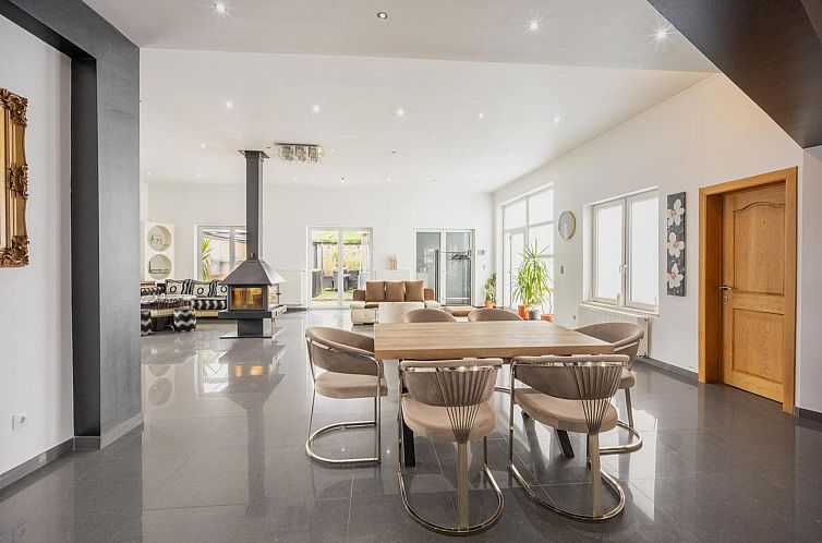 Magnifique maison de vacances pour 10 adultes avec pscine in