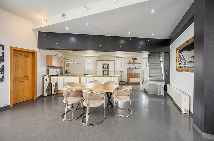Magnifique maison de vacances pour 10 adultes avec pscine in