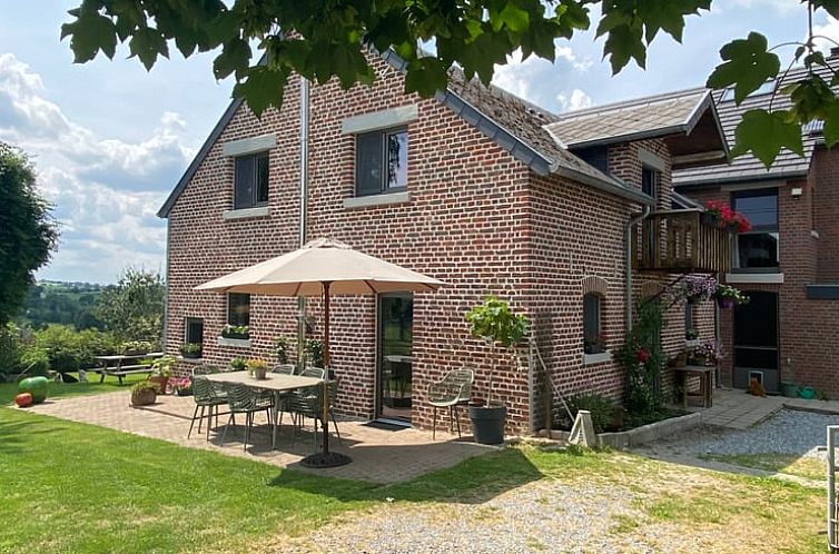 Vakantiehuis in Aubel, Ardennen biedt een charmant terras met uitzicht op de tuin, gelegen in Luik, Belgie.