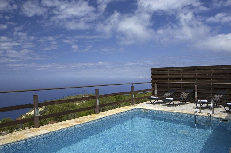 Vakantiehuis Schönes Haus in Apollonii mit privatem Pool