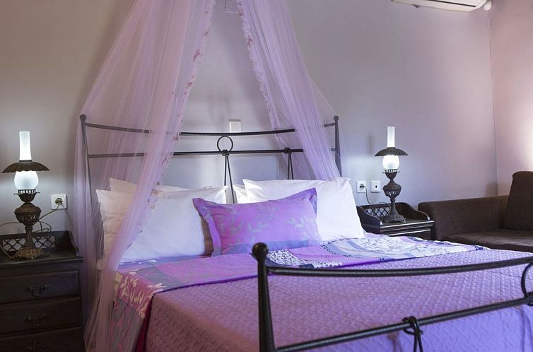 Vakantiehuis Schönes Haus in Apollonii mit privatem Pool