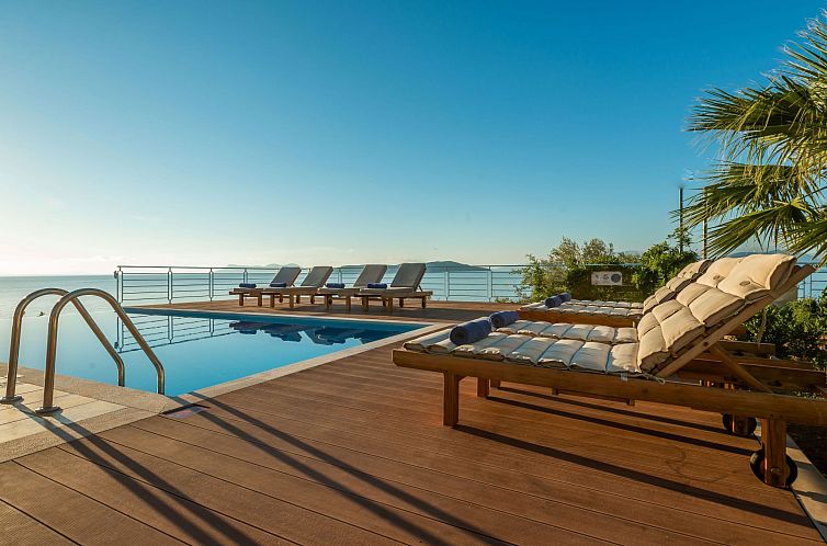 Vakantiehuis Karavi Villa mit privatem Zugang zum Meer