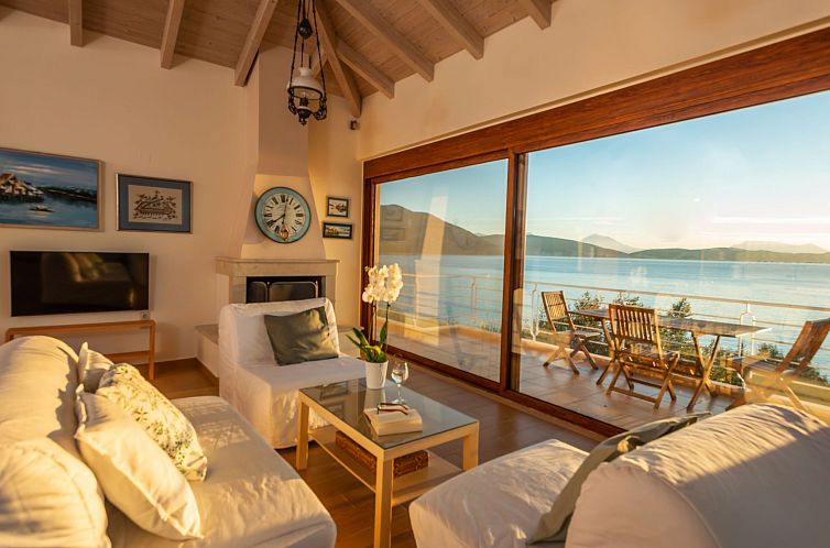 Vakantiehuis Karavi Villa mit privatem Zugang zum Meer