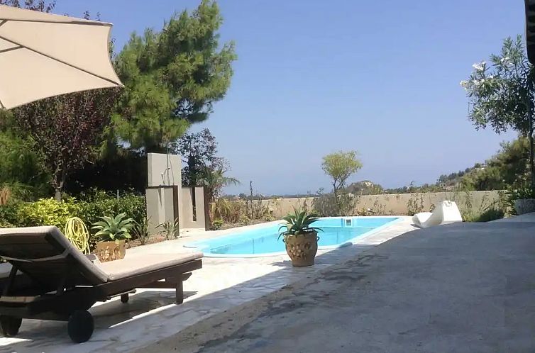 Villa Koukounari