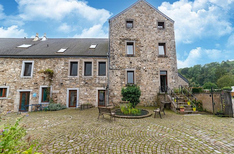 Magnifique habitation pour 5 adultes avec piscine intérieur