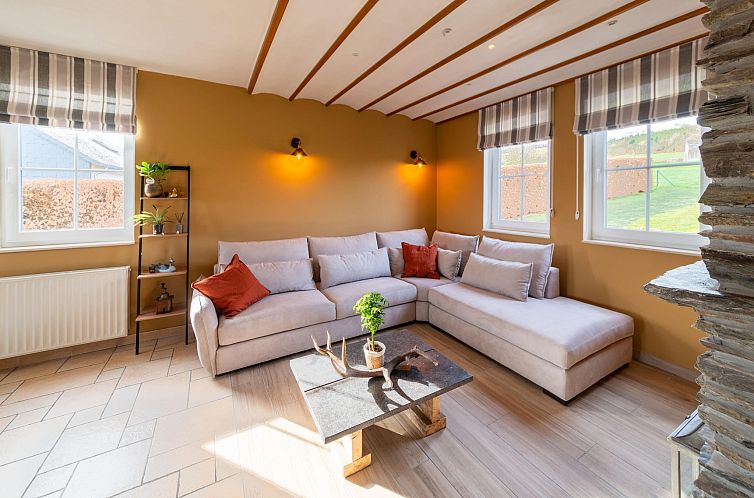 Charmante habitation à Lierneux pour 10 adultes avec Bains 