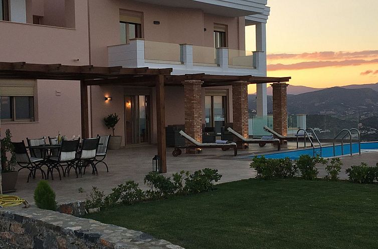 Vakantiehuis Brandneue, schicke und luxuriöse Wohnung