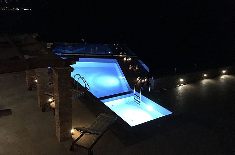 Vakantiehuis Brandneue, schicke und luxuriöse Wohnung