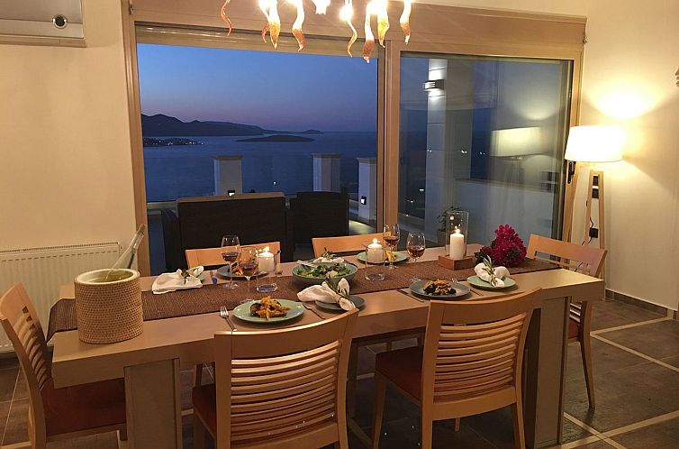 Vakantiehuis Brandneue, schicke und luxuriöse Wohnung