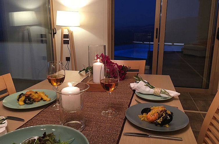 Vakantiehuis Brandneue, schicke und luxuriöse Wohnung