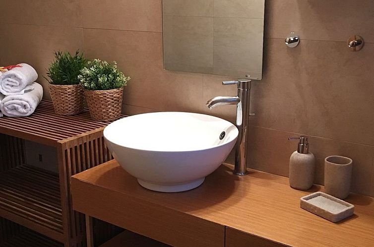 Vakantiehuis Brandneue, schicke und luxuriöse Wohnung