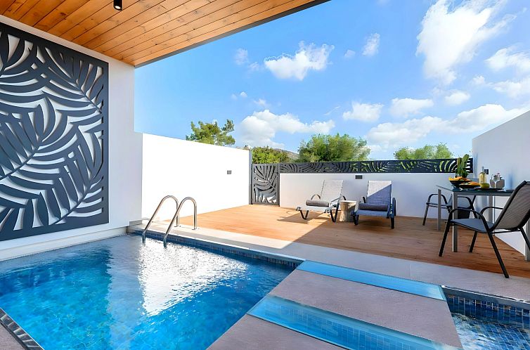 Vakantiehuis Canes Maxima Suite Privater Pool