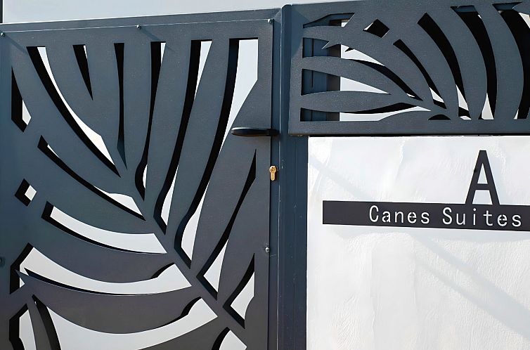 Vakantiehuis Canes Maxima Suite Privater Pool