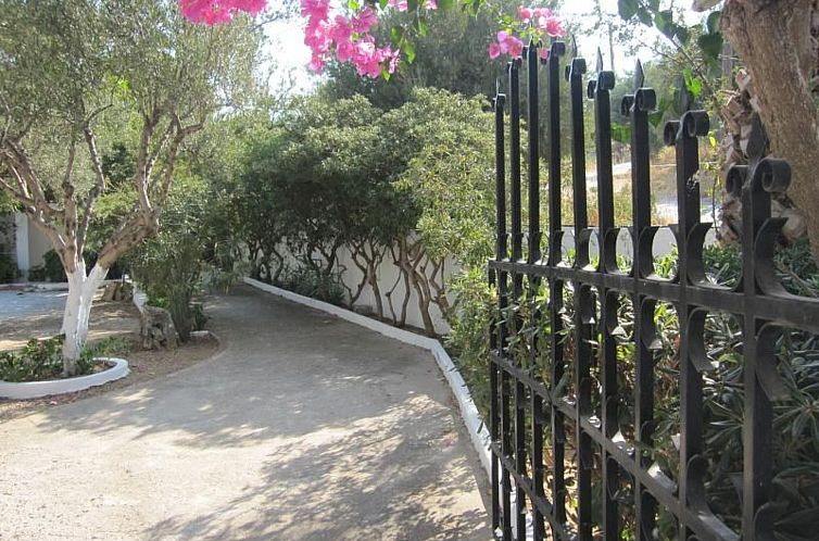 Appartement Wohnung mit Pool im Blumenparadies