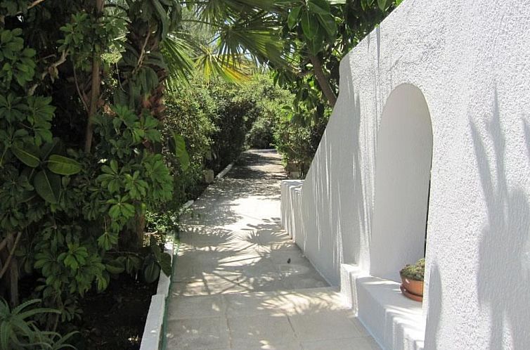 Appartement Wohnung mit Pool im Blumenparadies