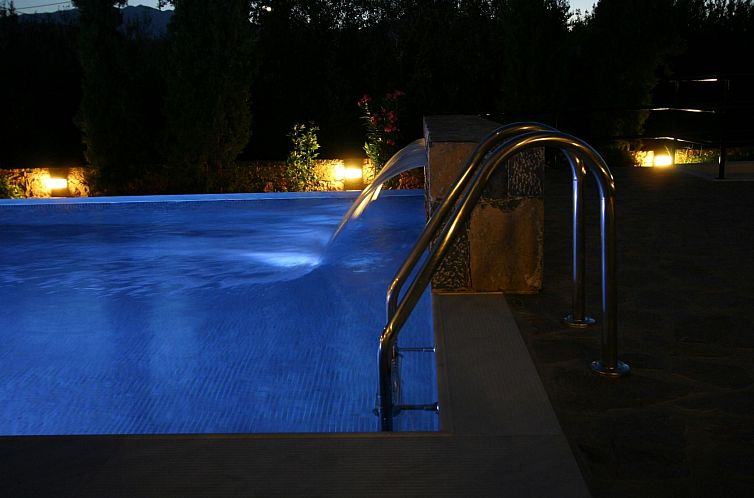 Appartement Wohnung mit Pool im Blumenparadies