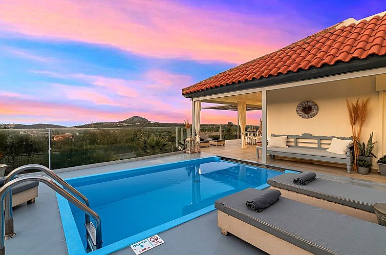 Vakantiehuis Olivengrüne Villa mit privatem beheiztem Pool