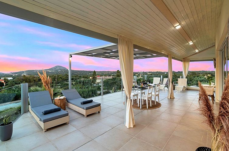 Vakantiehuis Olivengrüne Villa mit privatem beheiztem Pool