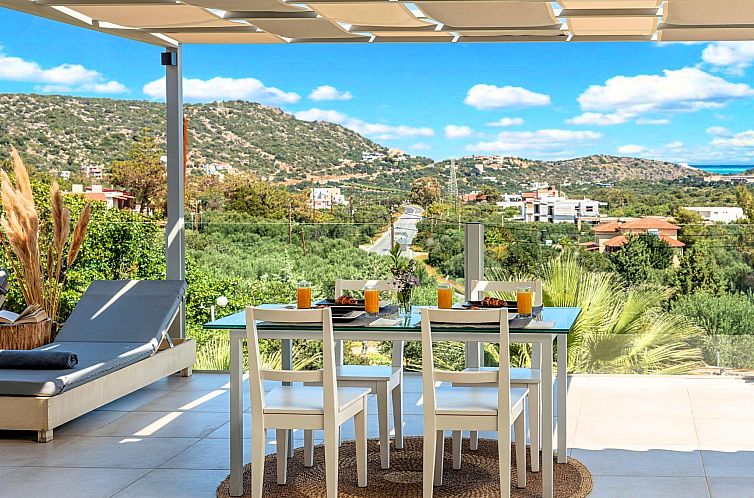 Vakantiehuis Olivengrüne Villa mit privatem beheiztem Pool