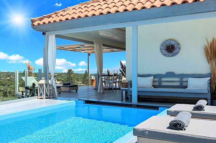 Vakantiehuis Olivengrüne Villa mit privatem beheiztem Pool