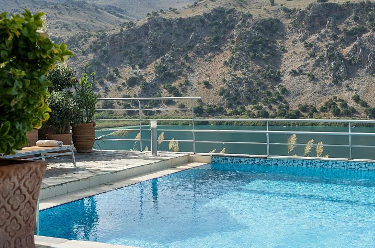 Vakantiehuis Wunderschöne Villa mit Seeblick und Pool in de