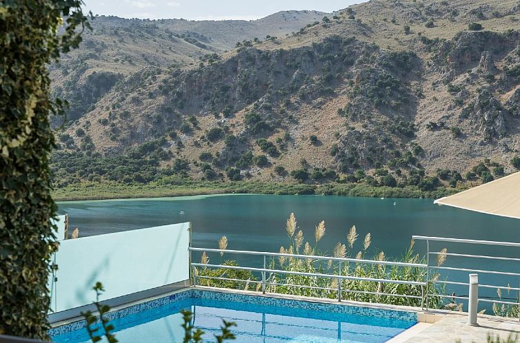 Vakantiehuis Wunderschöne Villa mit Seeblick und Pool in de