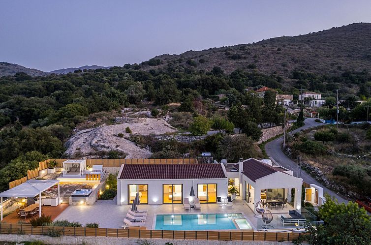 Vakantiehuis Villa White Harmony 6km vom Strand entfernt mit