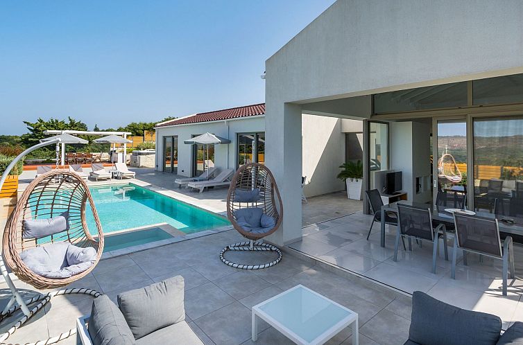 Vakantiehuis Villa White Harmony 6km vom Strand entfernt mit