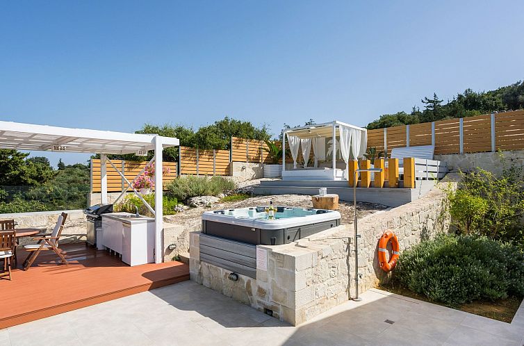 Vakantiehuis Villa White Harmony 6km vom Strand entfernt mit