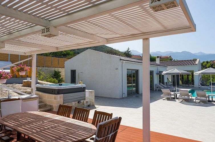 Vakantiehuis Villa White Harmony 6km vom Strand entfernt mit
