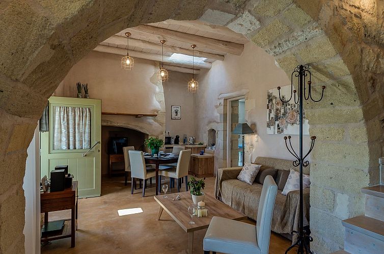 Vakantiehuis Traditionelle Villa, privater Pool, 5km zum Str