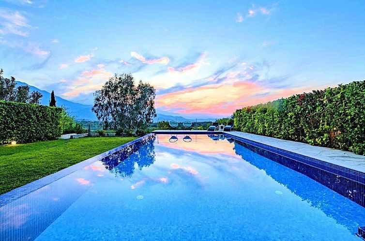 Vakantiehuis Cretan Mansion mit beheiztem Pool