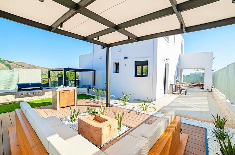 Vakantiehuis in Kavallos mit Grill, Terrasse und Garten