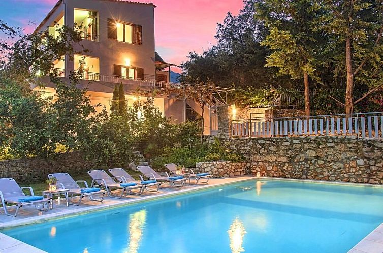 Vakantiehuis Villa "Grand View" mit Blick auf das Wasser