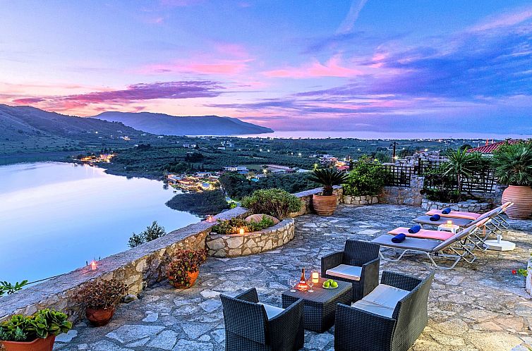 Vakantiehuis Ferienvilla "Du Lac Omega" mit privatem Pool