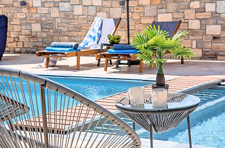 Vakantiehuis Ferienvilla "Minaos Maxima" mit privatem Pool