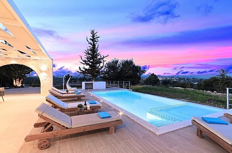 Vakantiehuis "Orientem Villa" mit beheiztem Pool