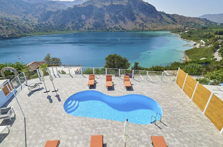 Vakantiehuis Wunderschöne Villa am Kournas-See★Großer pr