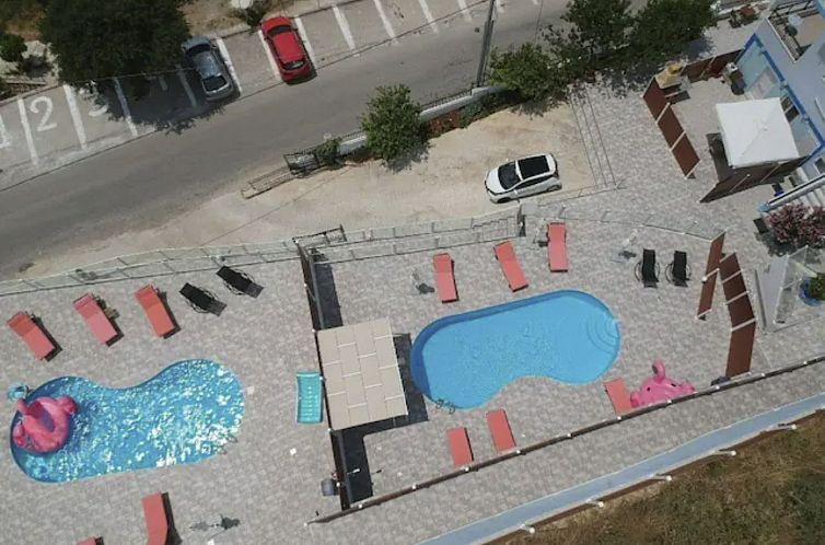Vakantiehuis Wunderschöne Villa am Kournas-See★Großer pr