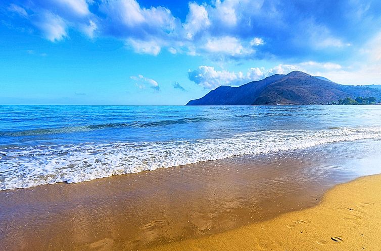 Vakantiehuis mit Privatpool für 24 Personen in Paralia Kour