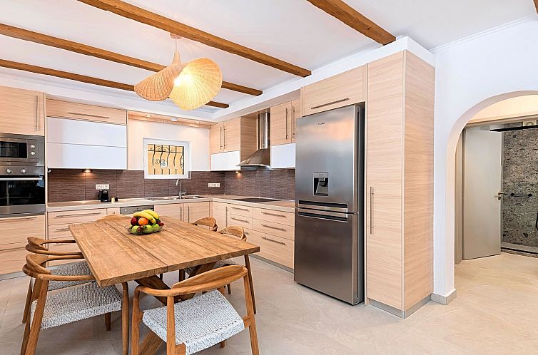 Vakantiehuis mit Privatpool für 24 Personen in Paralia Kour